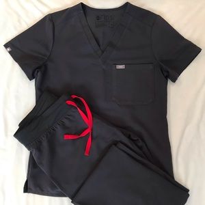 FIGS Women’s Scrubs. Caterina Top/Livingston Pant